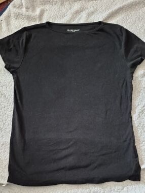 L :🖤Ellen Tracy Short Sleeve T-shirt